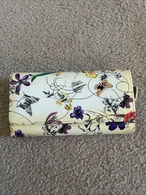 Beverly Hills Collection Bravo Butter Yellow/Multi Colored Butterfly Wallet